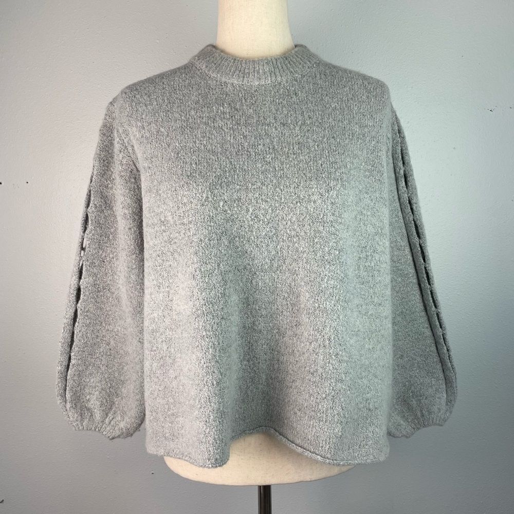 World Market Cozy Gray Women's Sweater Size OS EUC